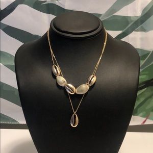 F21 SHELL LAYERED NECKLACE